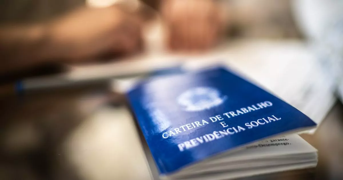 tenho direito ao pis 2025