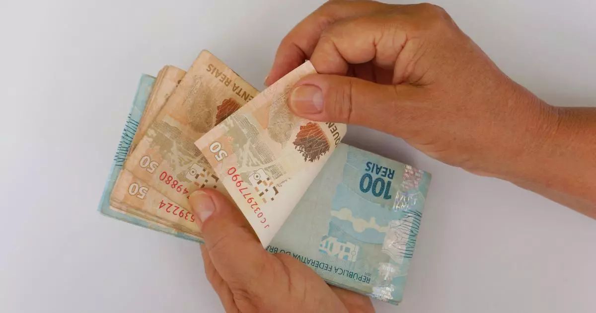 ainda ha 40 milhoes de pessoas com valores a receber